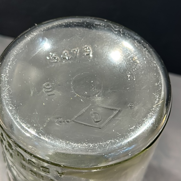 Antique Canadian Perfect Seal | Clear 1 Quart (32 oz) Glass Canning Jar - Picture 8 of 8